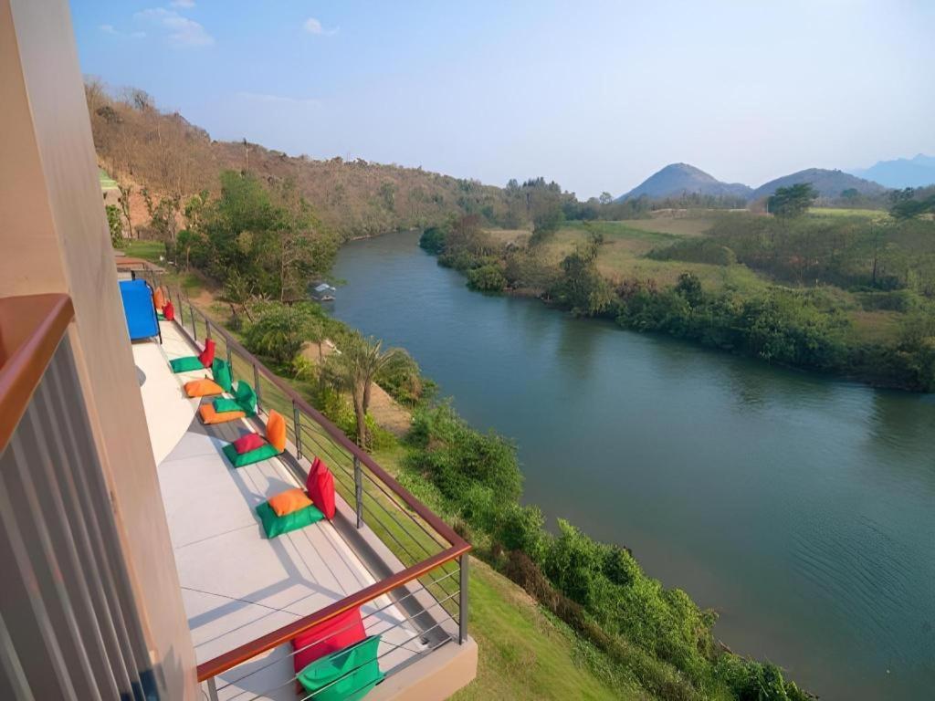 River Kwai Village Hotel Ban Kaeng Raboet Extérieur photo