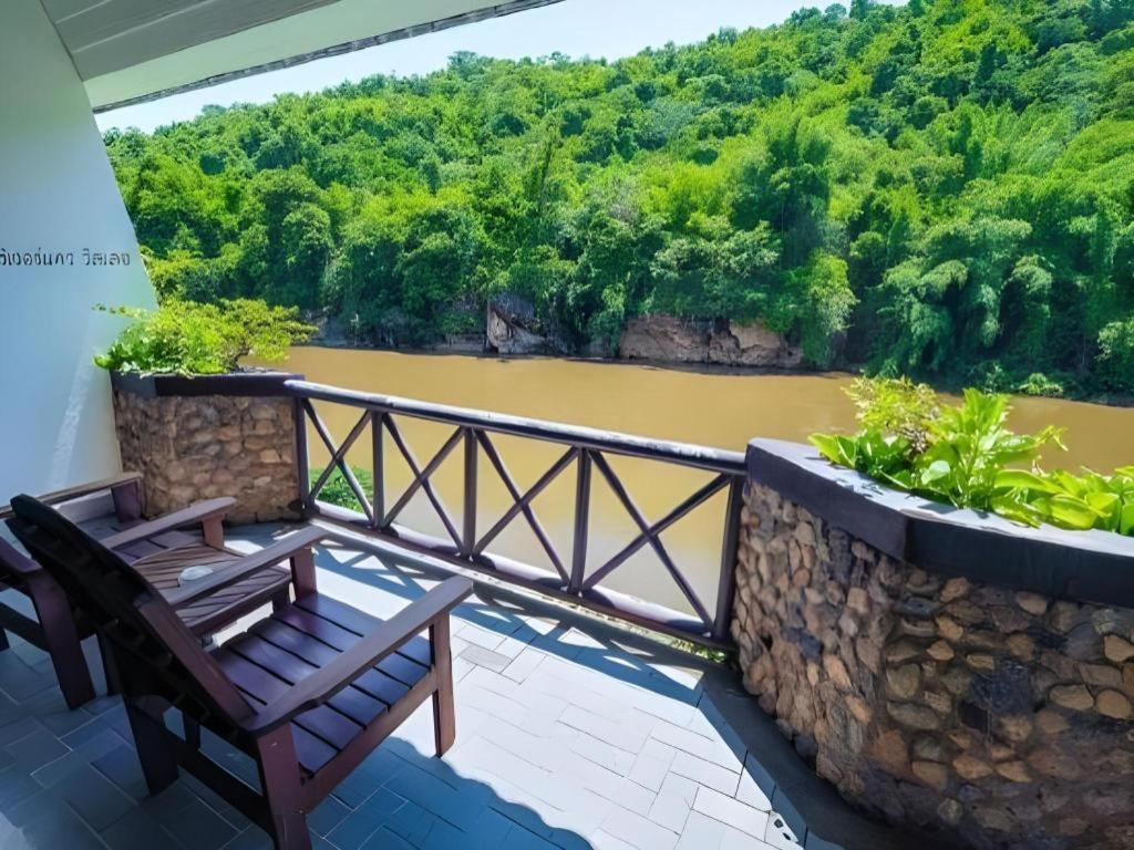 River Kwai Village Hotel Ban Kaeng Raboet Extérieur photo